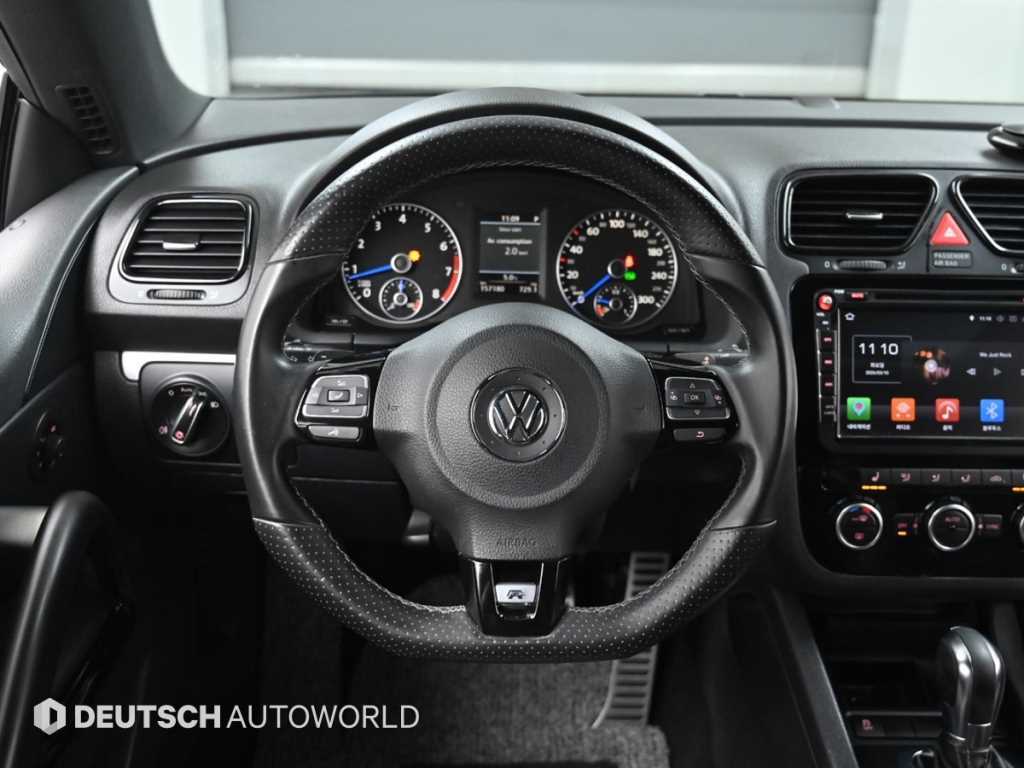 Volkswagen Scirocco — photo 13
