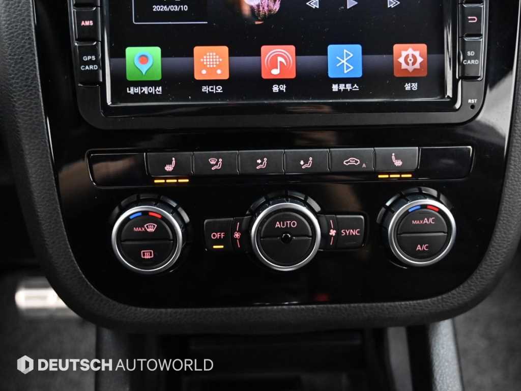 Volkswagen Scirocco — photo 17