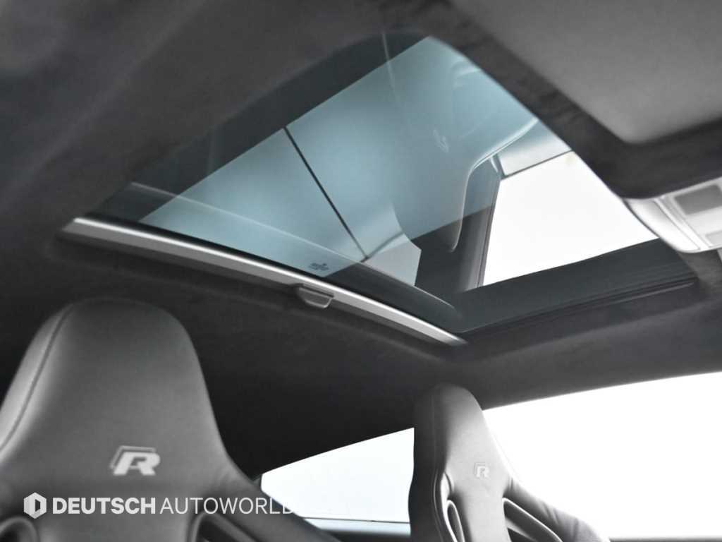 Volkswagen Scirocco — photo 18