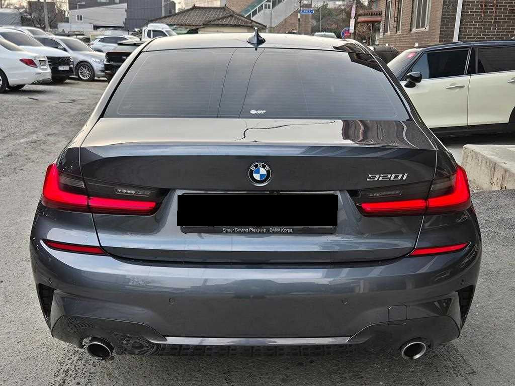 BMW 3-Series — photo 04