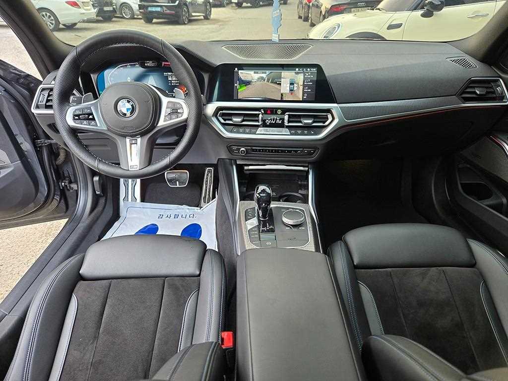 BMW 3-Series — photo 09
