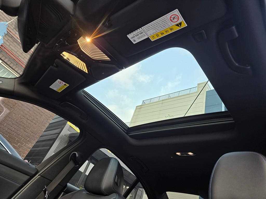 BMW 3-Series — photo 18