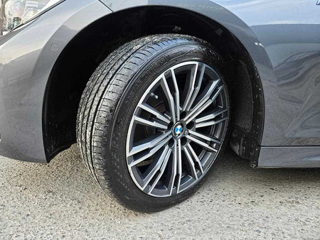 BMW 3-Series — photo 20