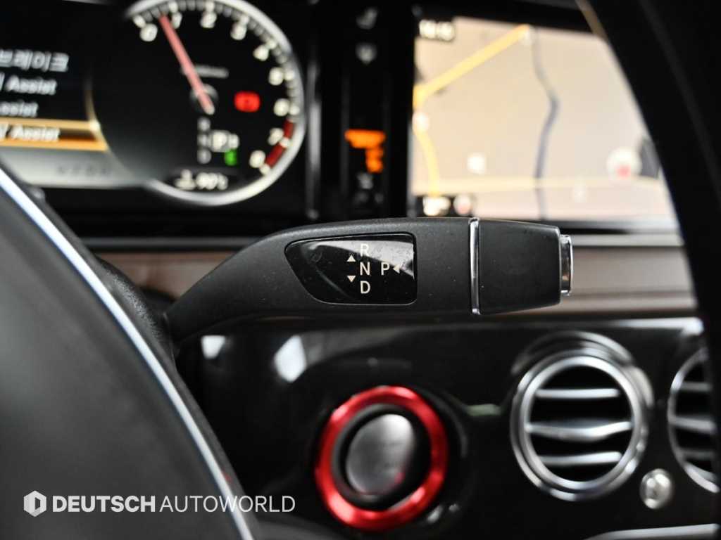 Mercedes-Benz S-Class — photo 09