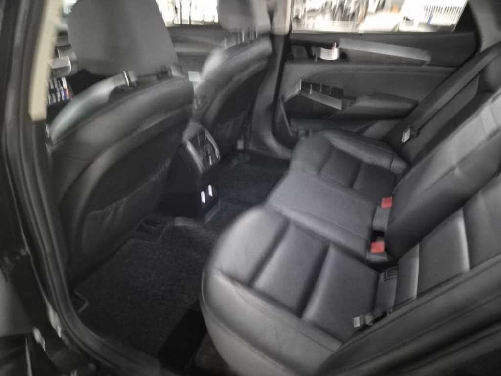Kia K7 — photo 09