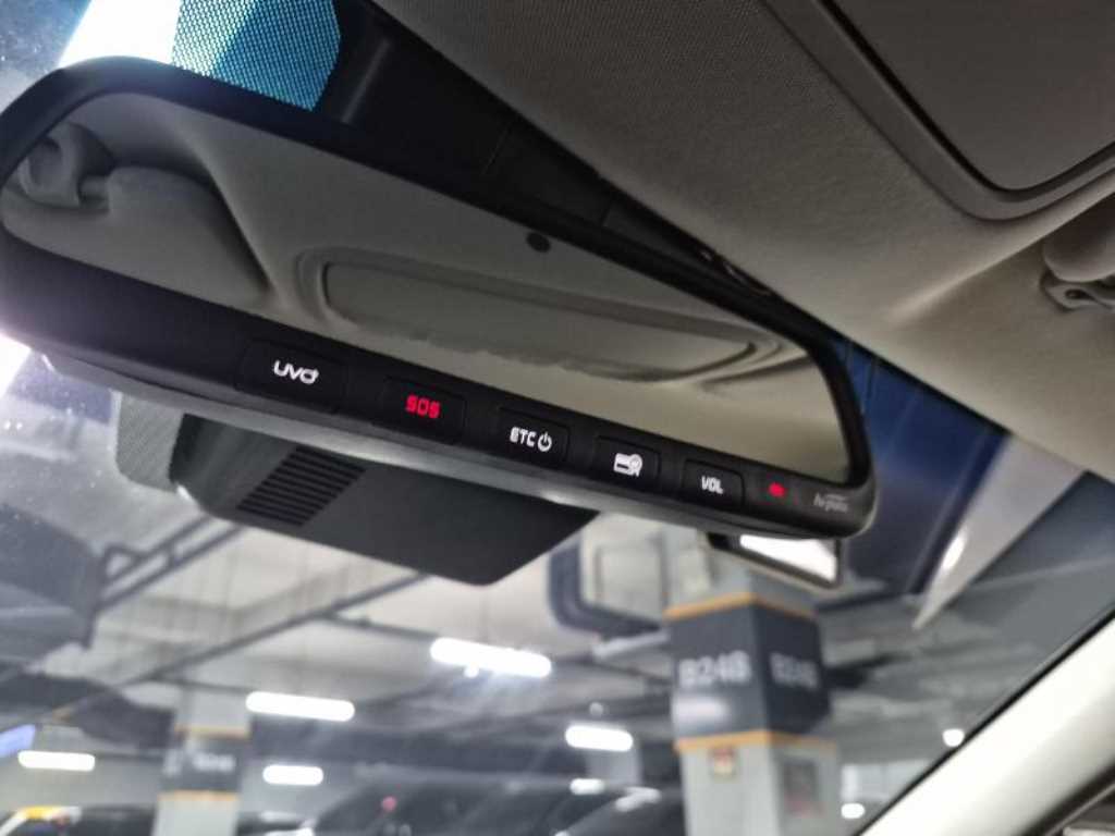 Kia K7 — photo 16