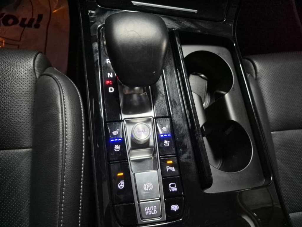 Kia K7 — photo 17