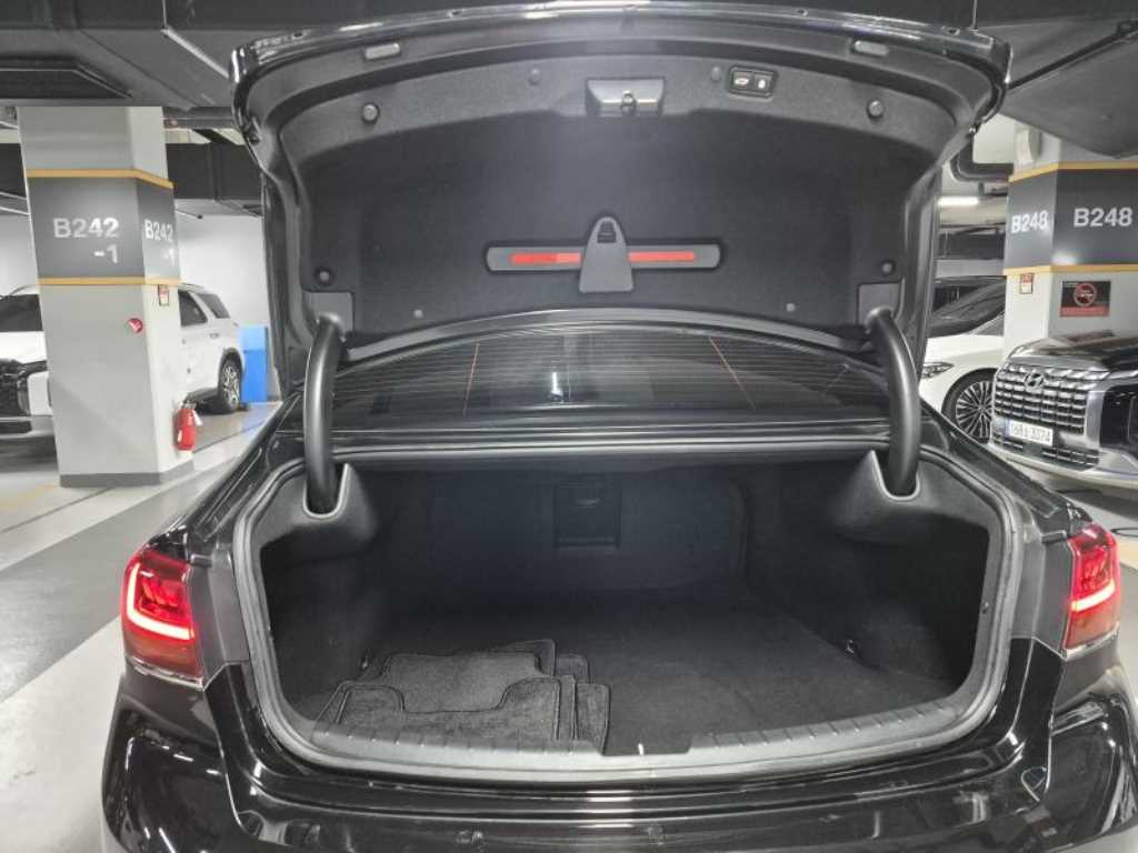 Kia K7 — photo 20
