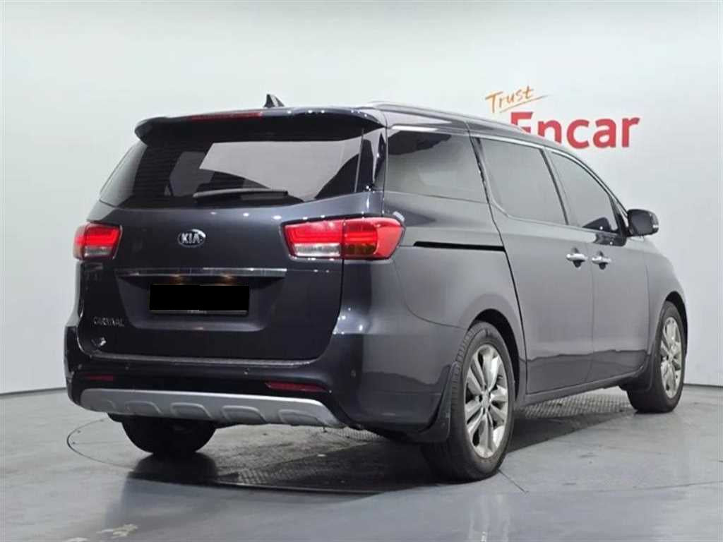 Kia Carnival — photo 02