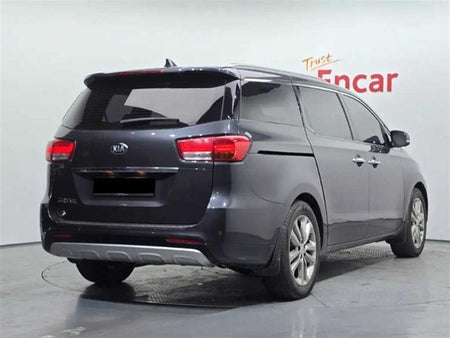 Kia Carnival — photo 02