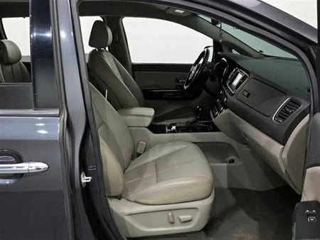 Kia Carnival — photo 11