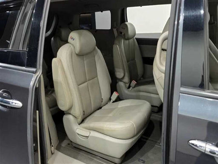 Kia Carnival — photo 12