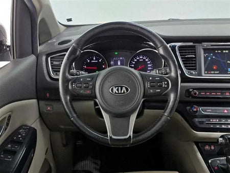 Kia Carnival — photo 13