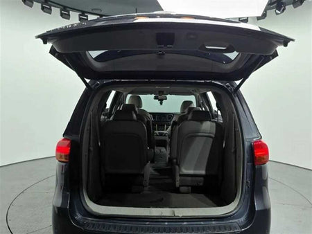 Kia Carnival — photo 20