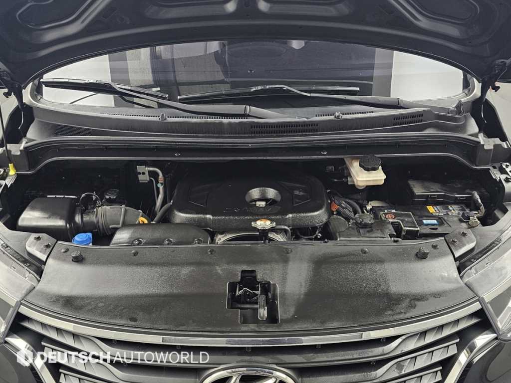 Hyundai Starex — photo 06