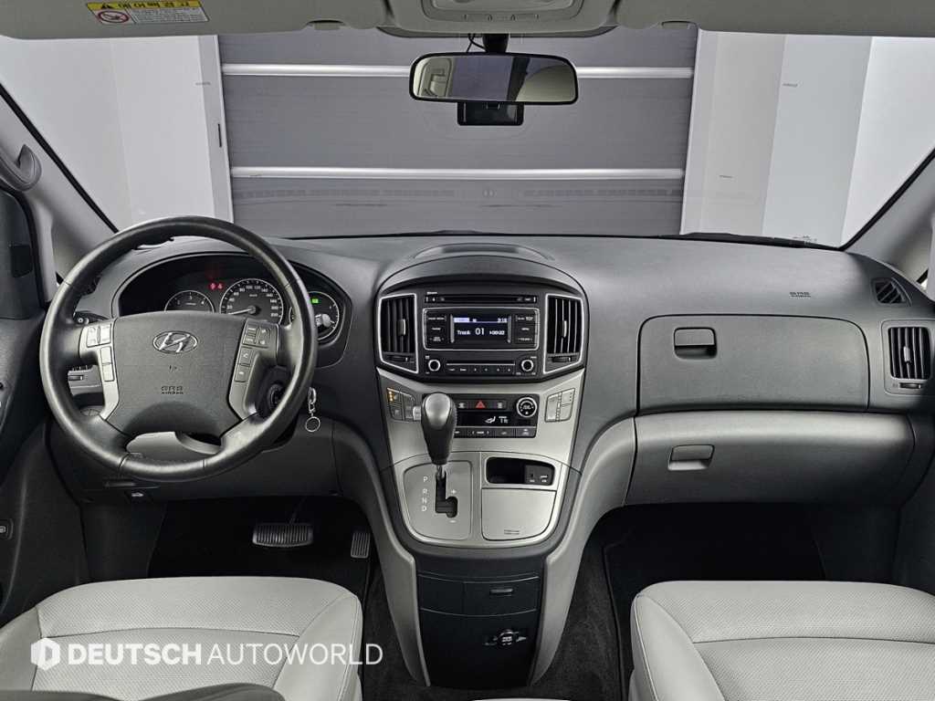 Hyundai Starex — photo 07