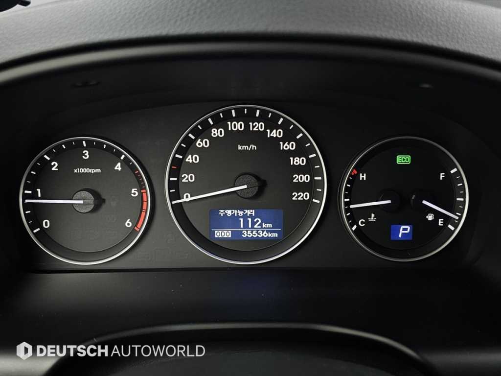 Hyundai Starex — photo 08
