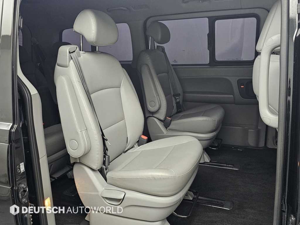 Hyundai Starex — photo 12