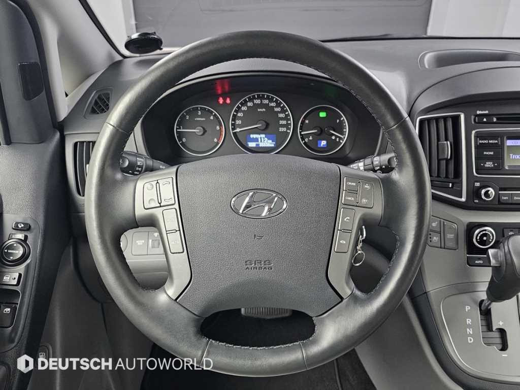 Hyundai Starex — photo 13