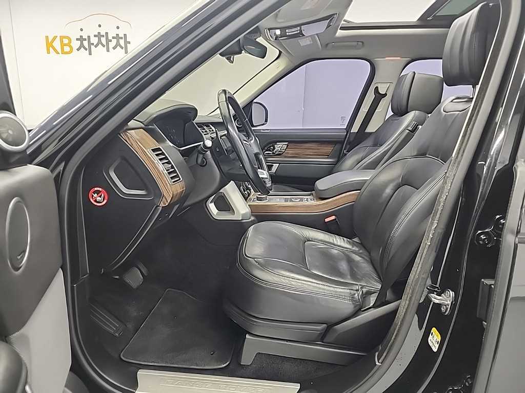 Land Rover Range Rover — photo 11