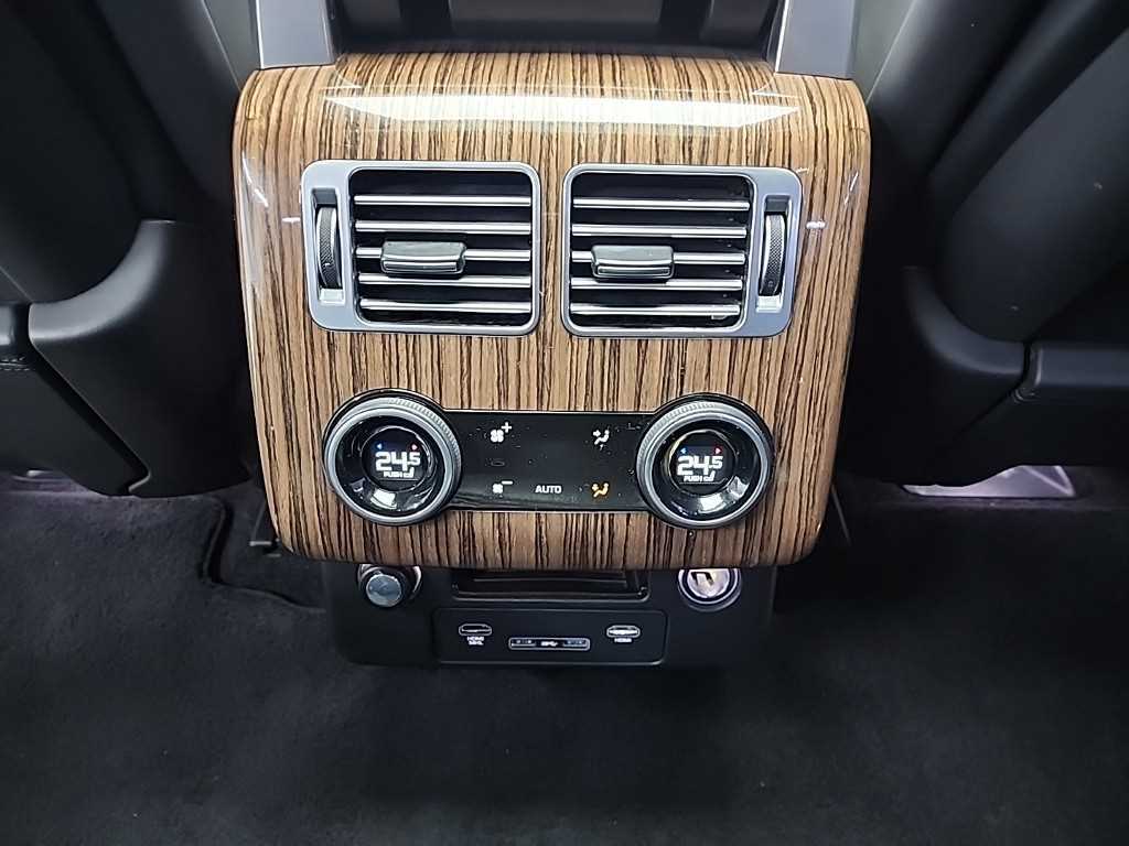 Land Rover Range Rover — photo 13