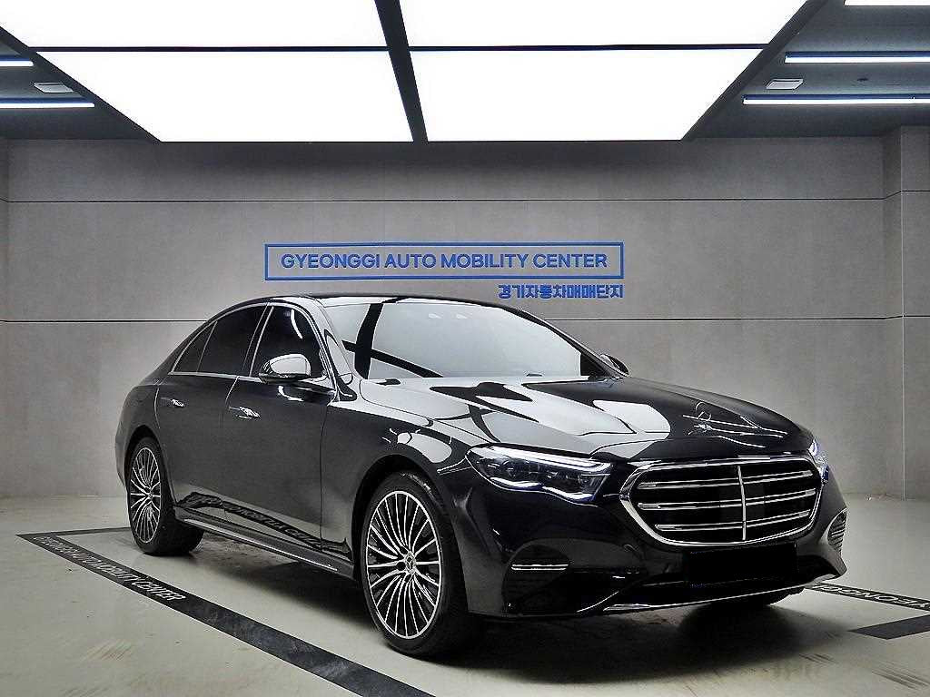 Mercedes-Benz E-Class — photo 01