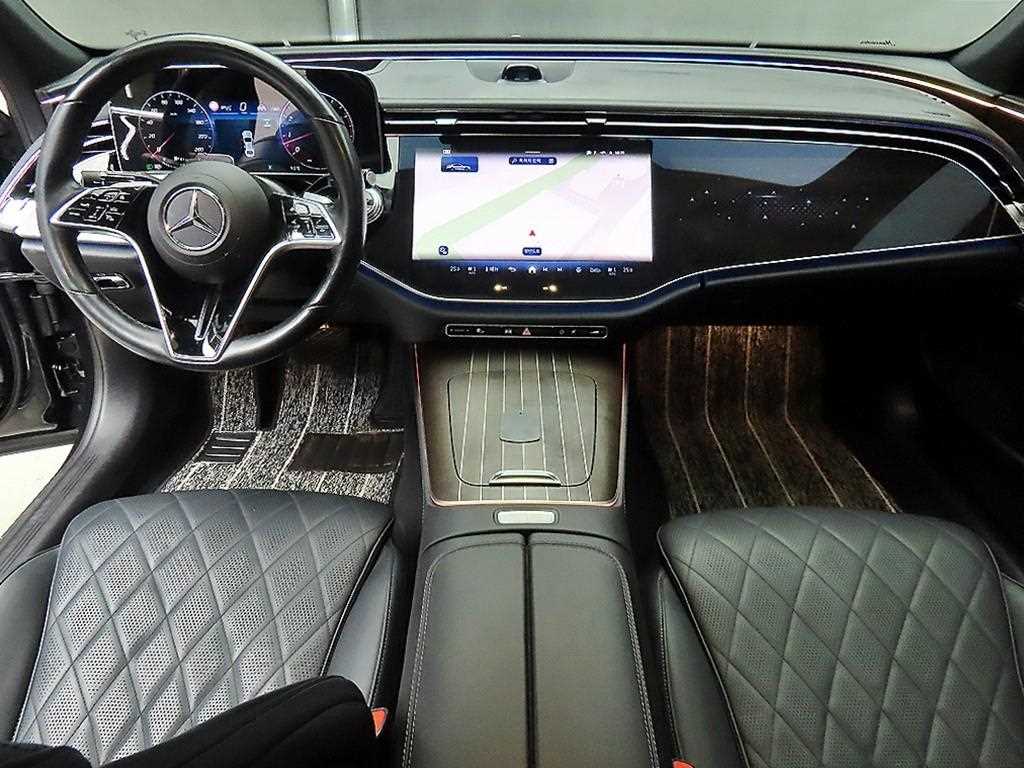 Mercedes-Benz E-Class — photo 07