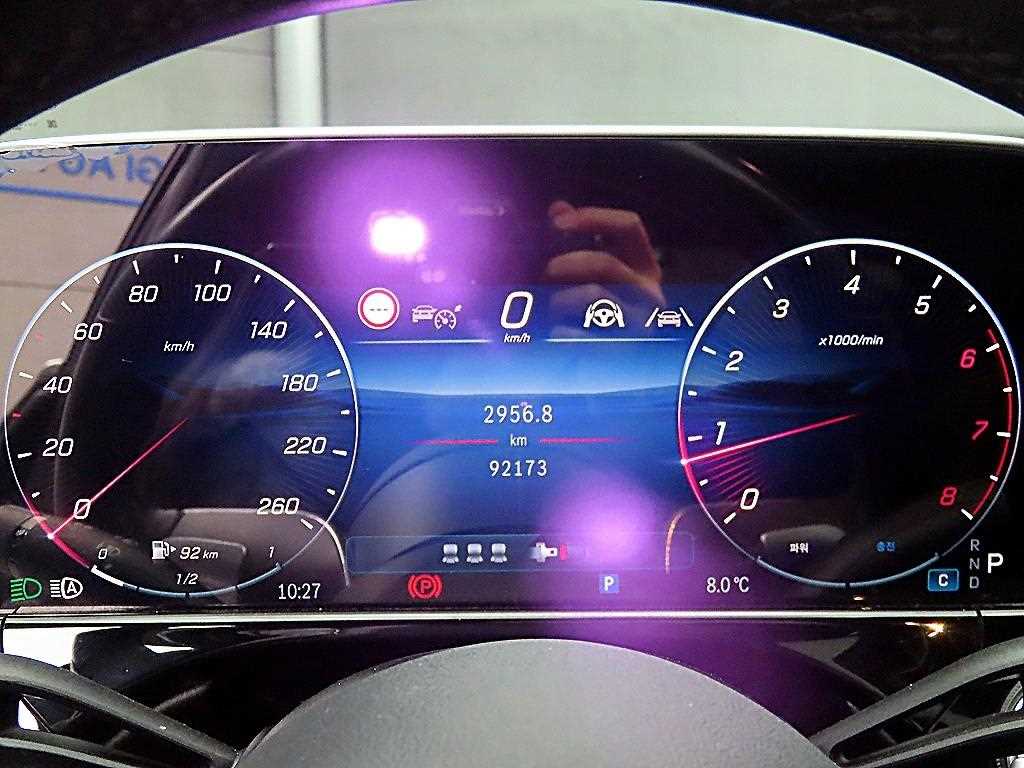 Mercedes-Benz E-Class — photo 08