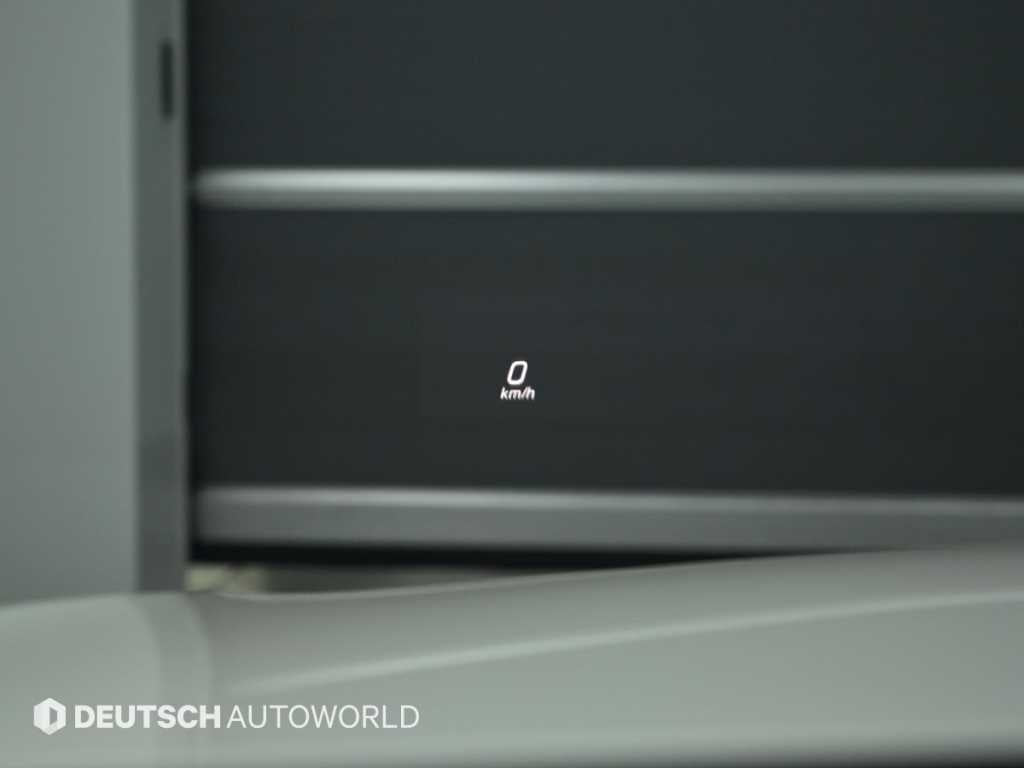 Mercedes-Benz S-Class — photo 17