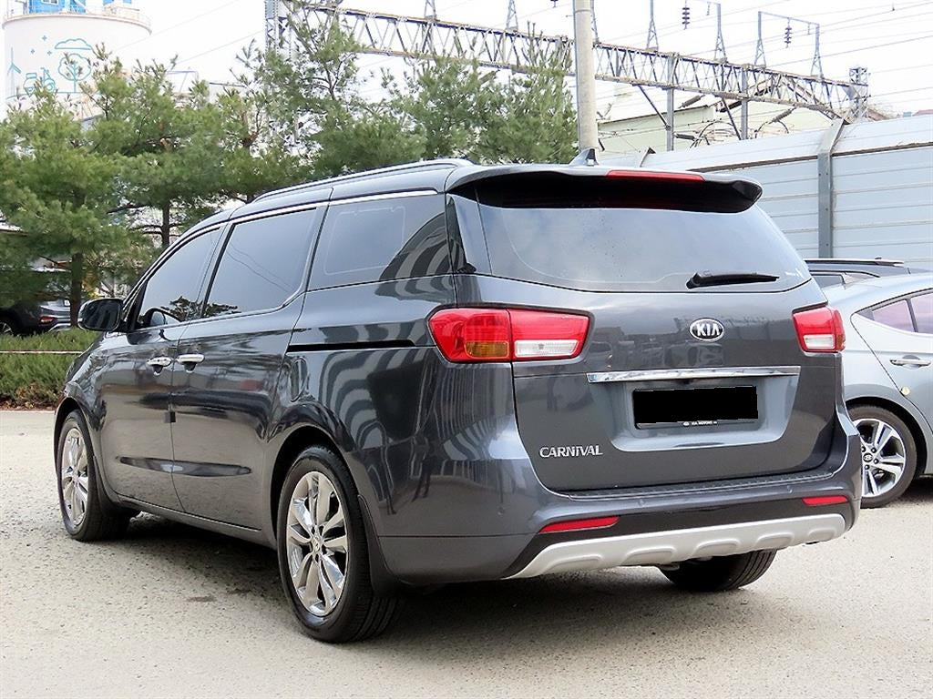 Kia Carnival — photo 03