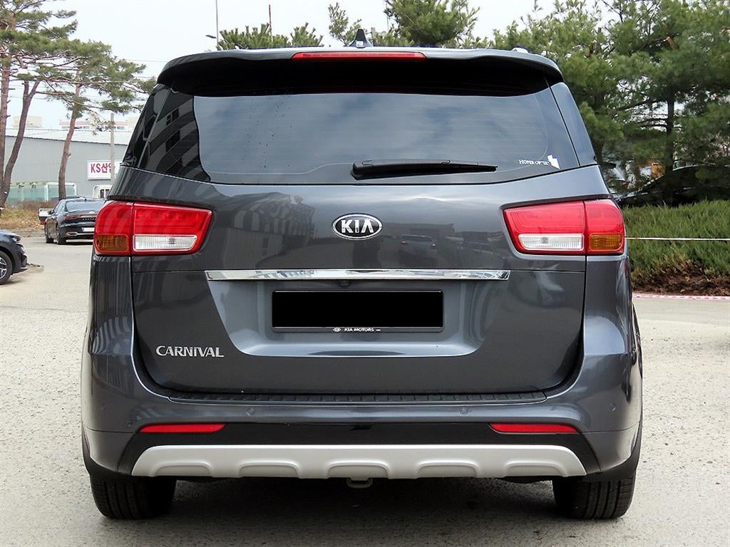 Kia Carnival — photo 04