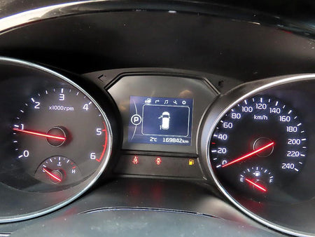 Kia Carnival — photo 10