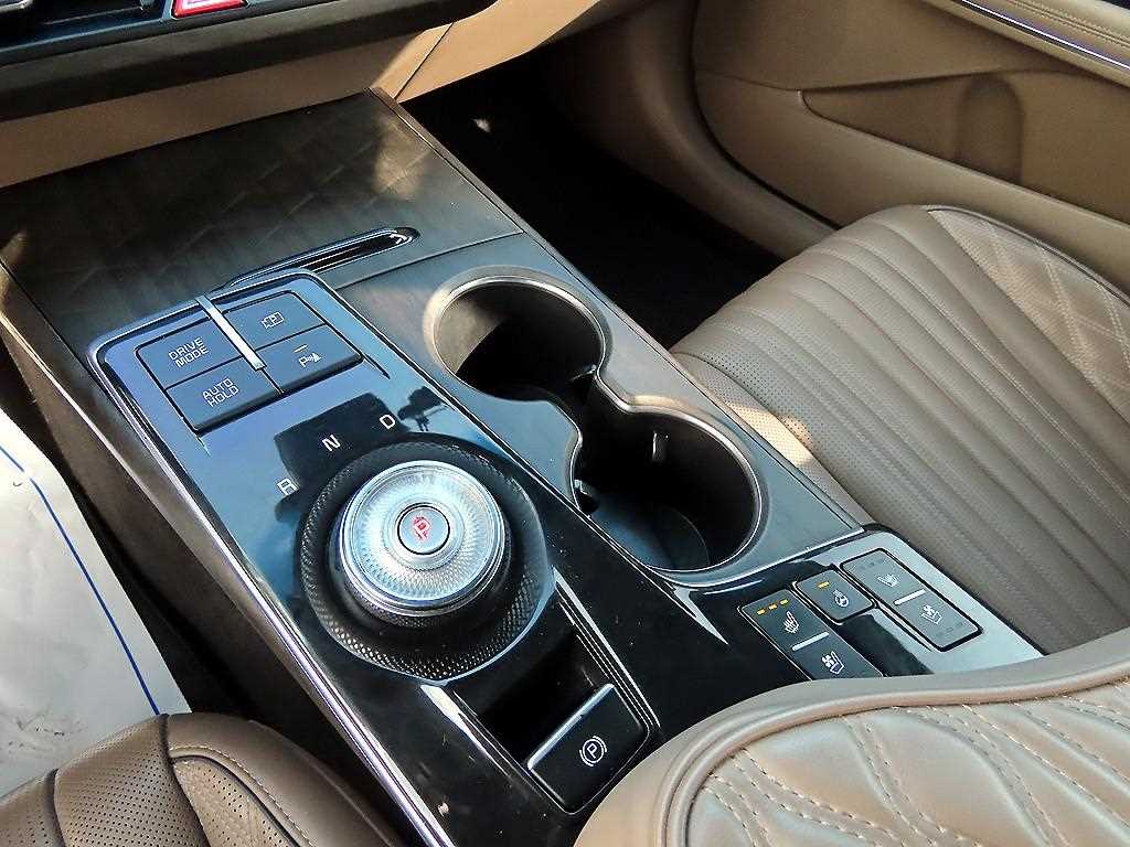 Kia K8 — photo 10