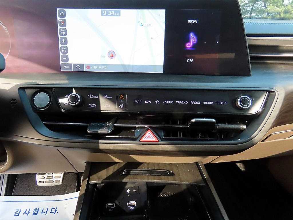 Kia K8 — photo 13