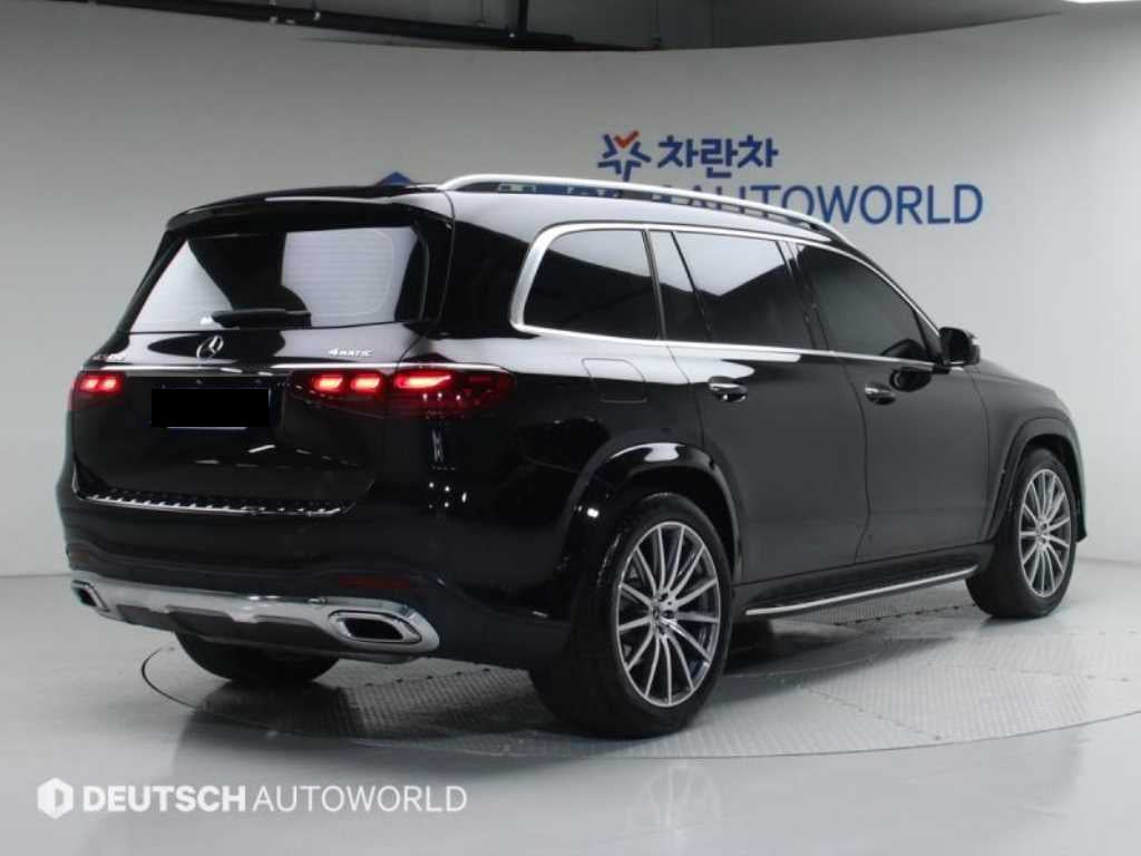 Mercedes-Benz GLS-Class — photo 02