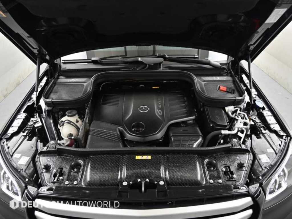 Mercedes-Benz GLS-Class — photo 06