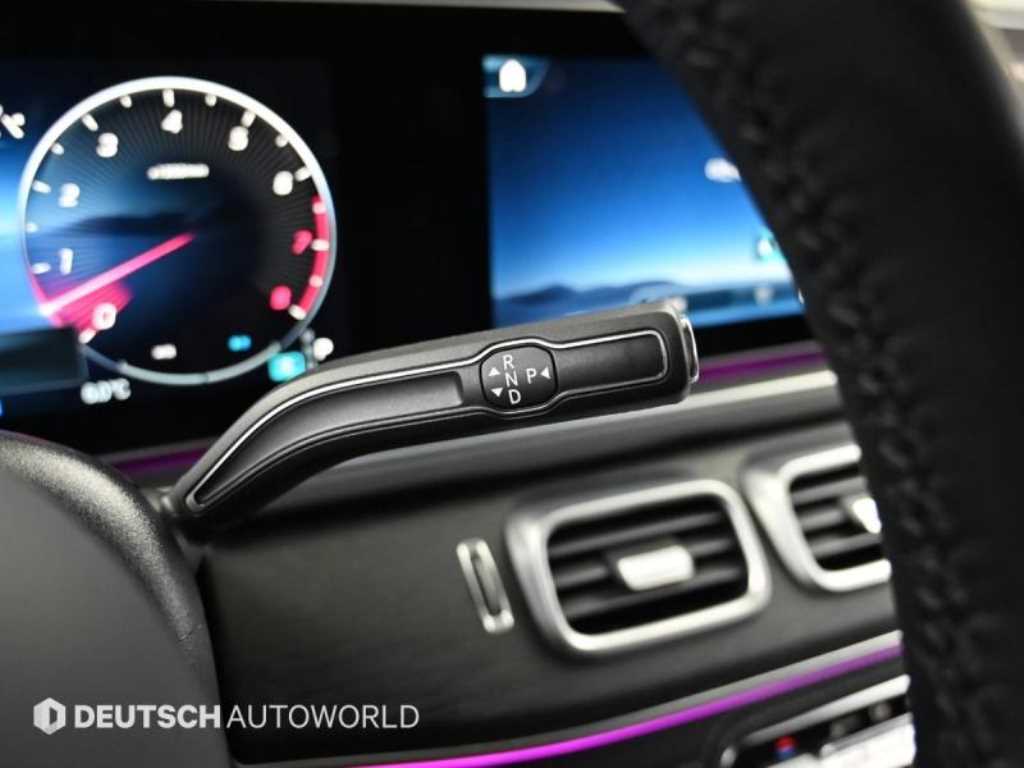 Mercedes-Benz GLS-Class — photo 09