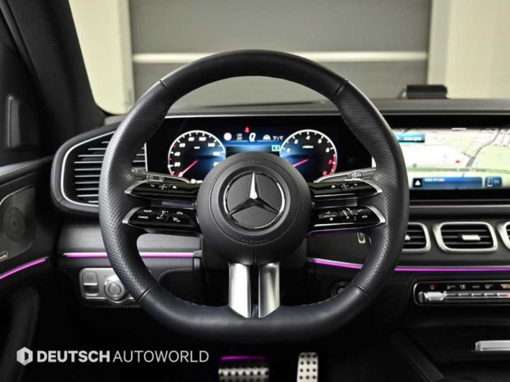 Mercedes-Benz GLS-Class — photo 13