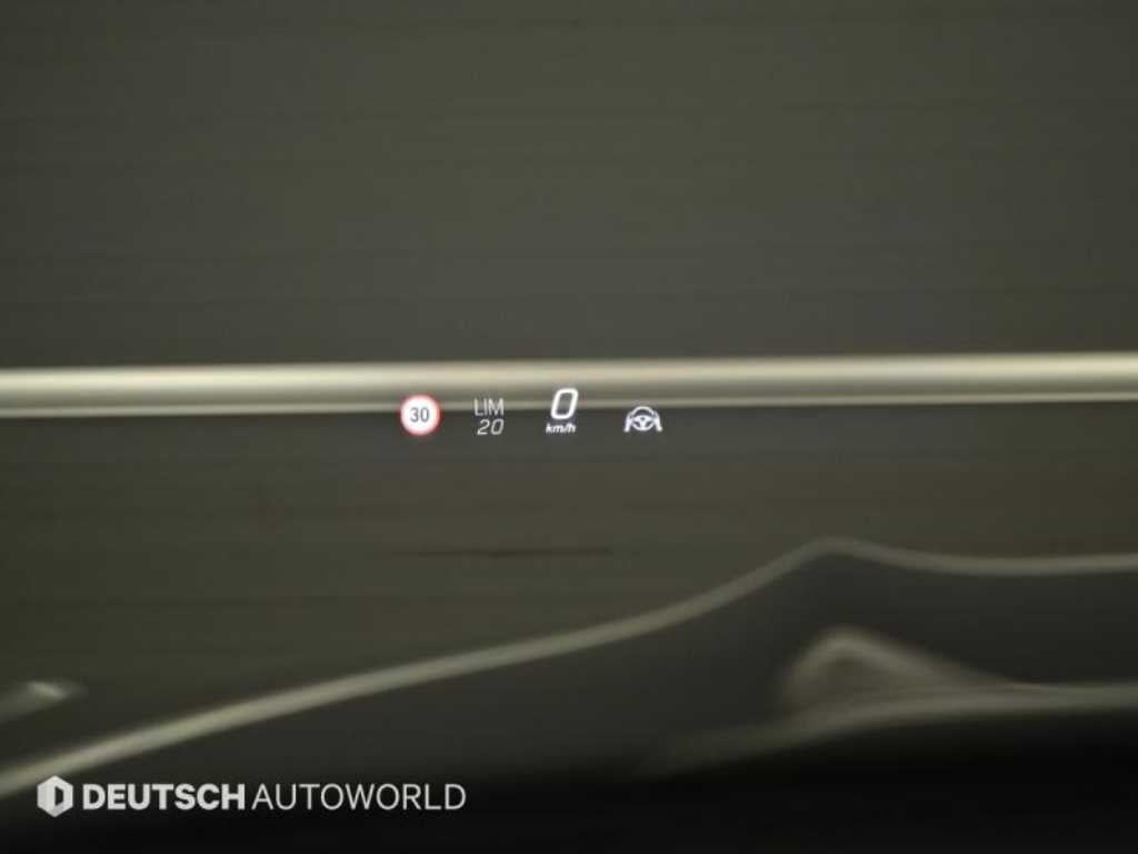 Mercedes-Benz GLS-Class — photo 17