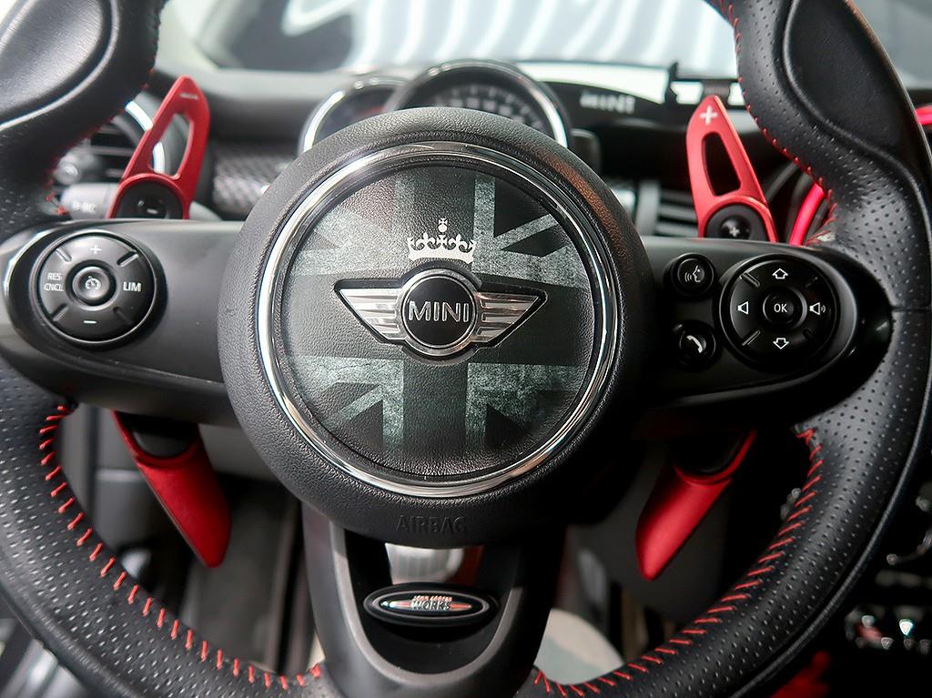 Mini Cooper — photo 16