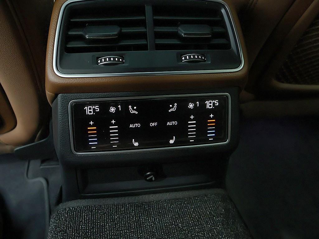 Audi A6 — photo 16