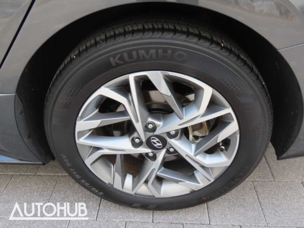 Hyundai Sonata — photo 18
