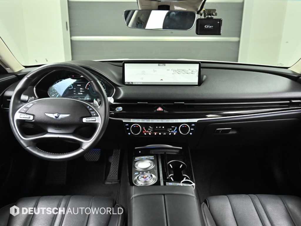 Genesis G80 — photo 08
