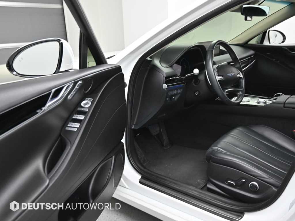 Genesis G80 — photo 12