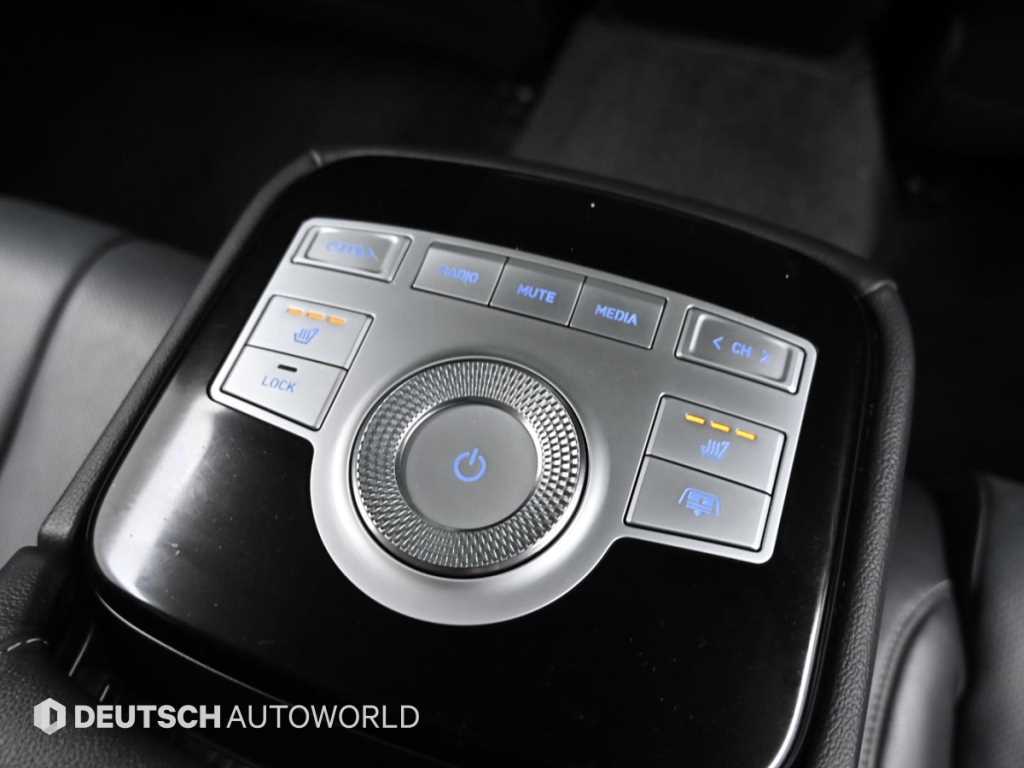 Genesis G80 — photo 17