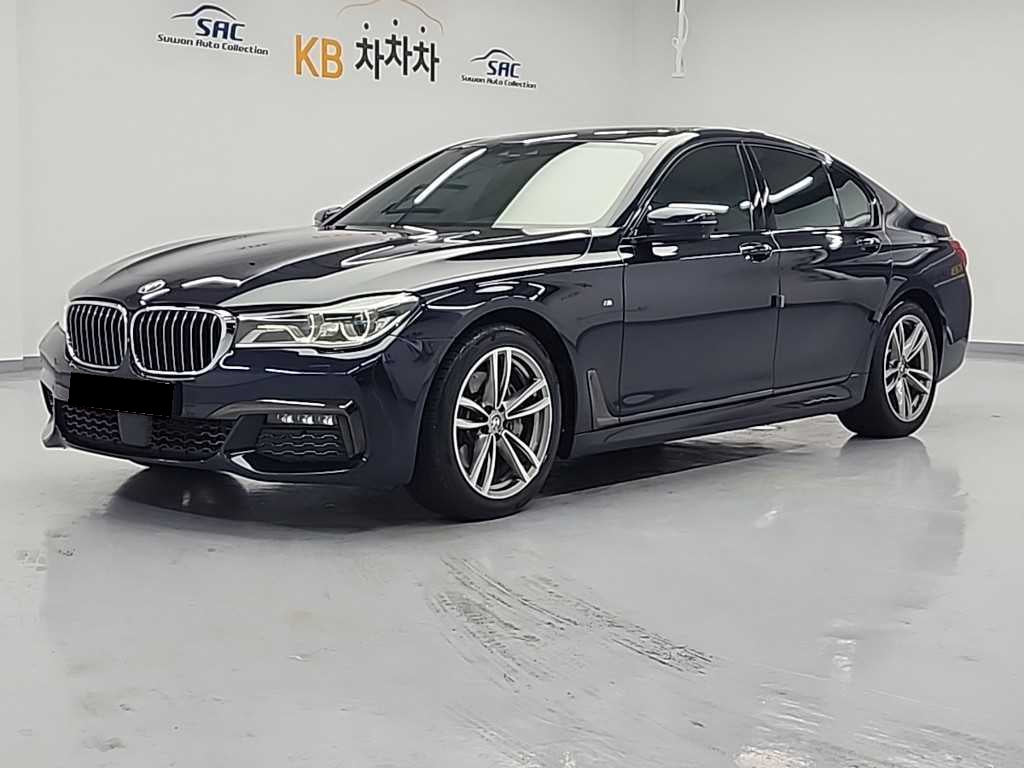 BMW 7-Series — photo 01