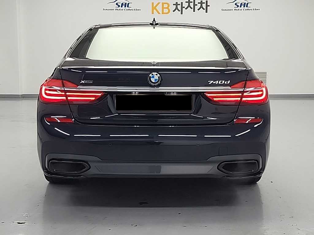 BMW 7-Series — photo 03