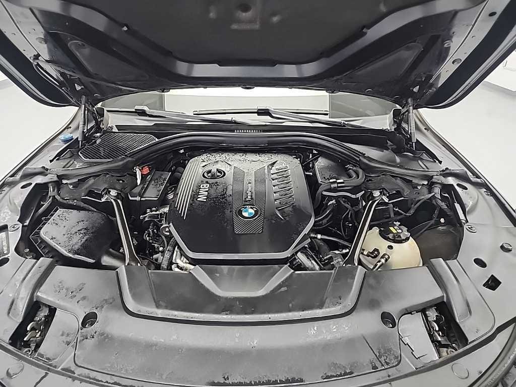 BMW 7-Series — photo 05