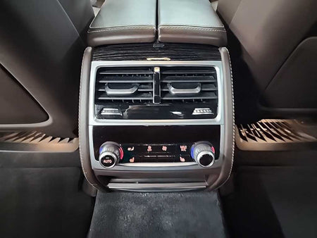 BMW 7-Series — photo 13