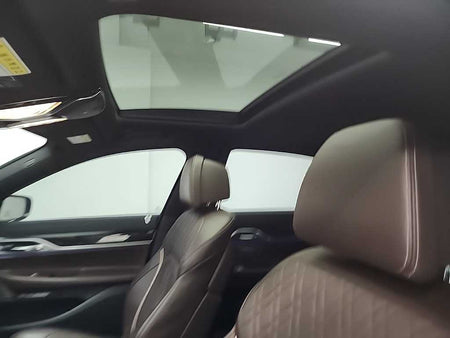 BMW 7-Series — photo 17